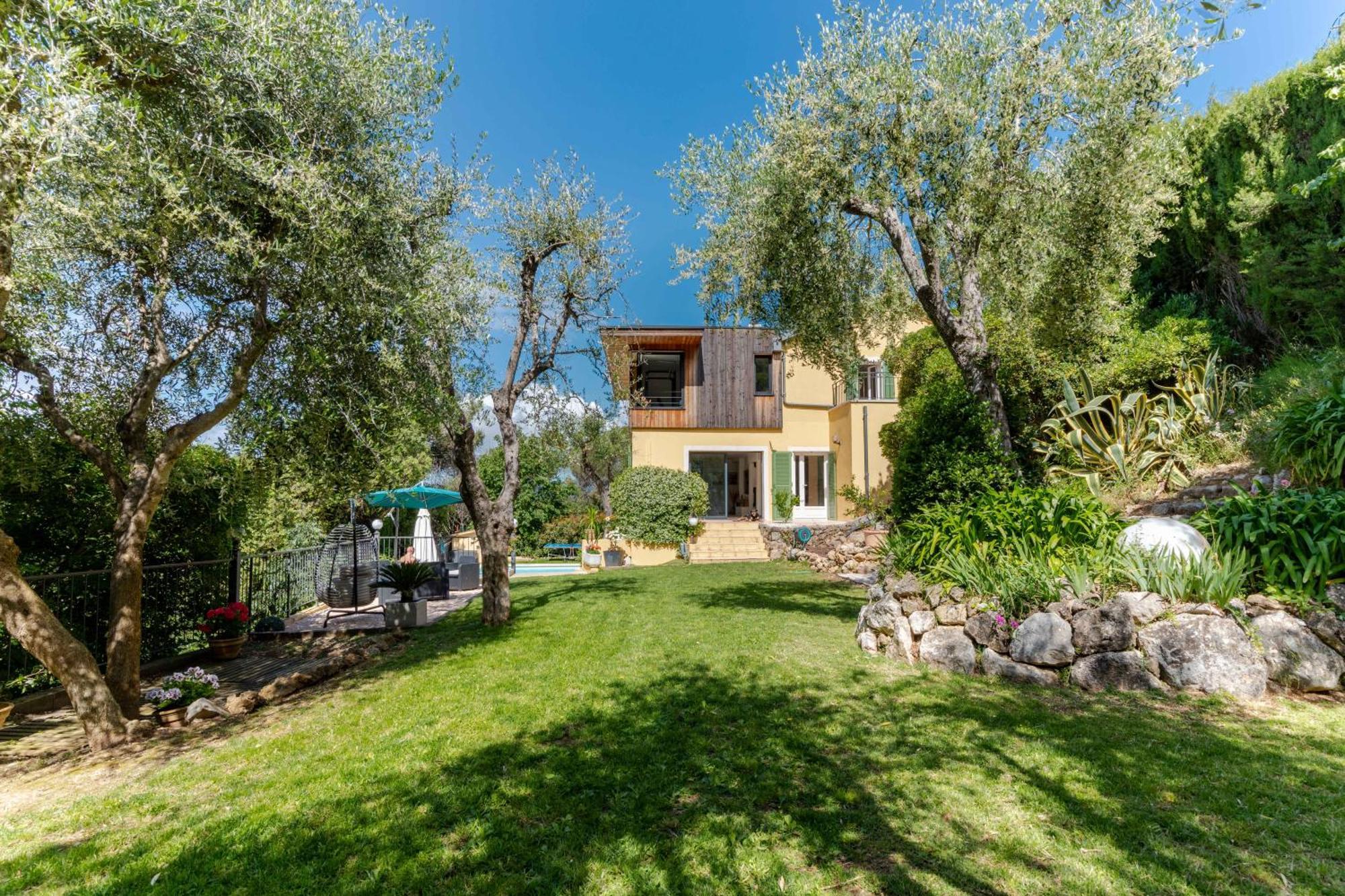 Summertime Villa *